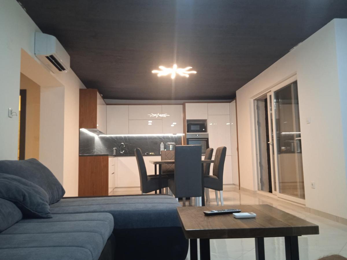 Anton Apartment Povlja  Bagian luar foto