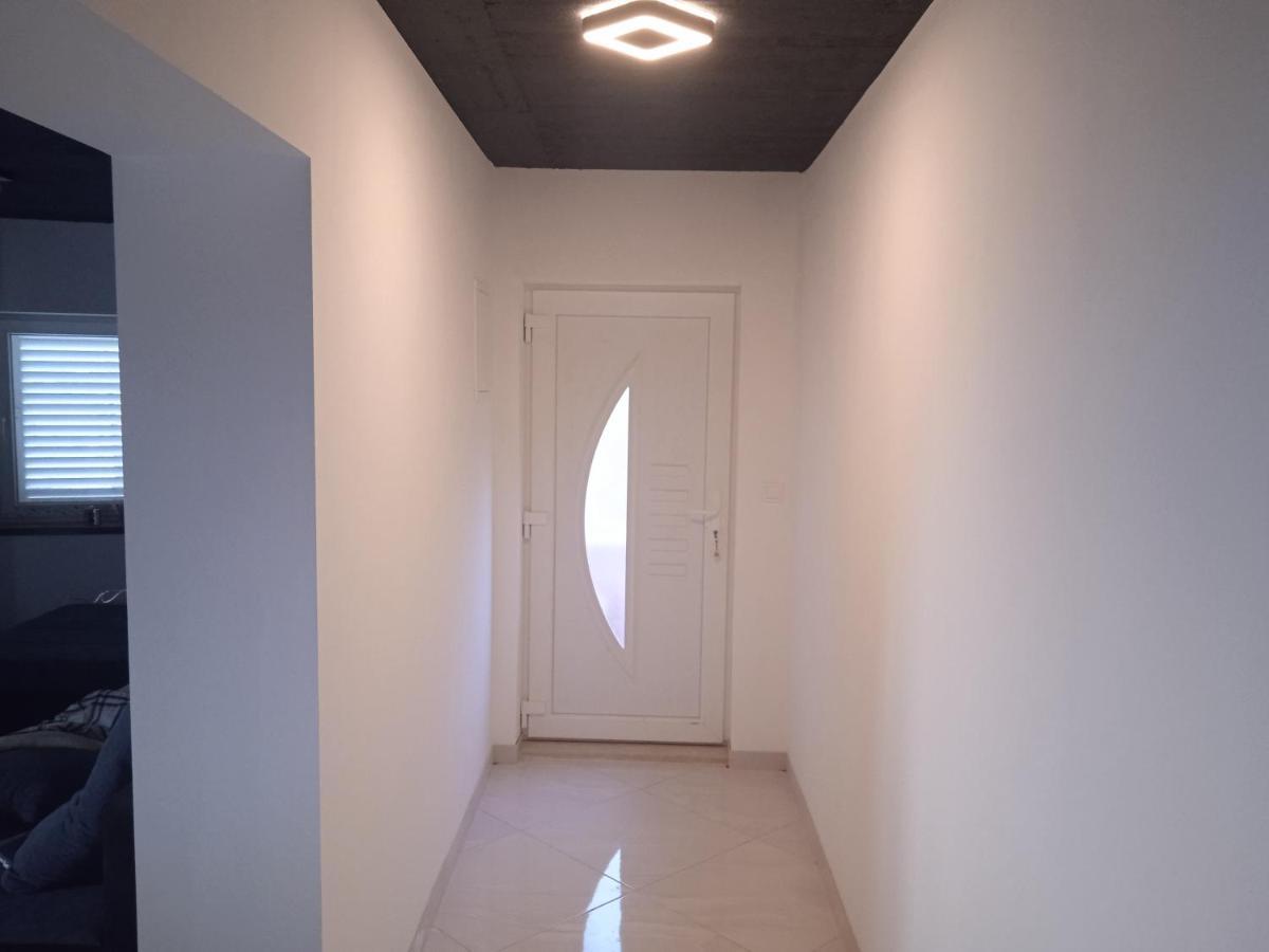 Anton Apartment Povlja  Bagian luar foto